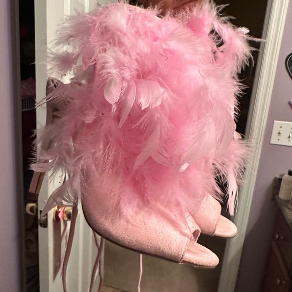 Pink flamingo Heels - Picture 5 of 9